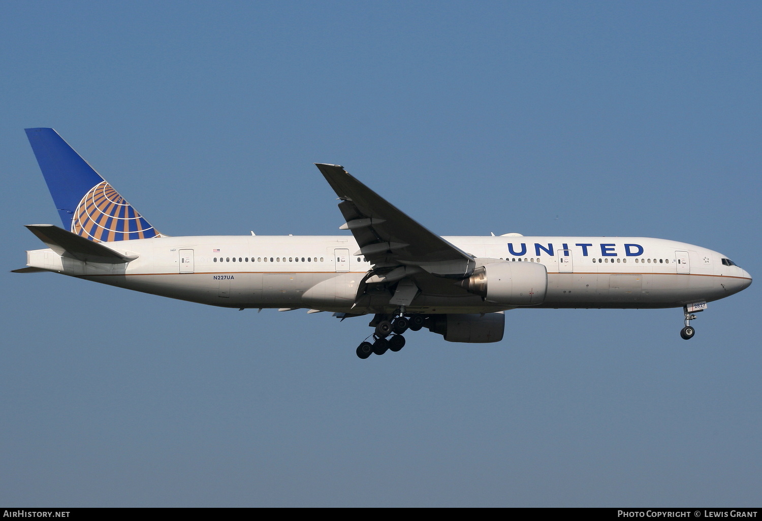 Aircraft Photo of N227UA | Boeing 777-222/ER | United Airlines | AirHistory.net #175994