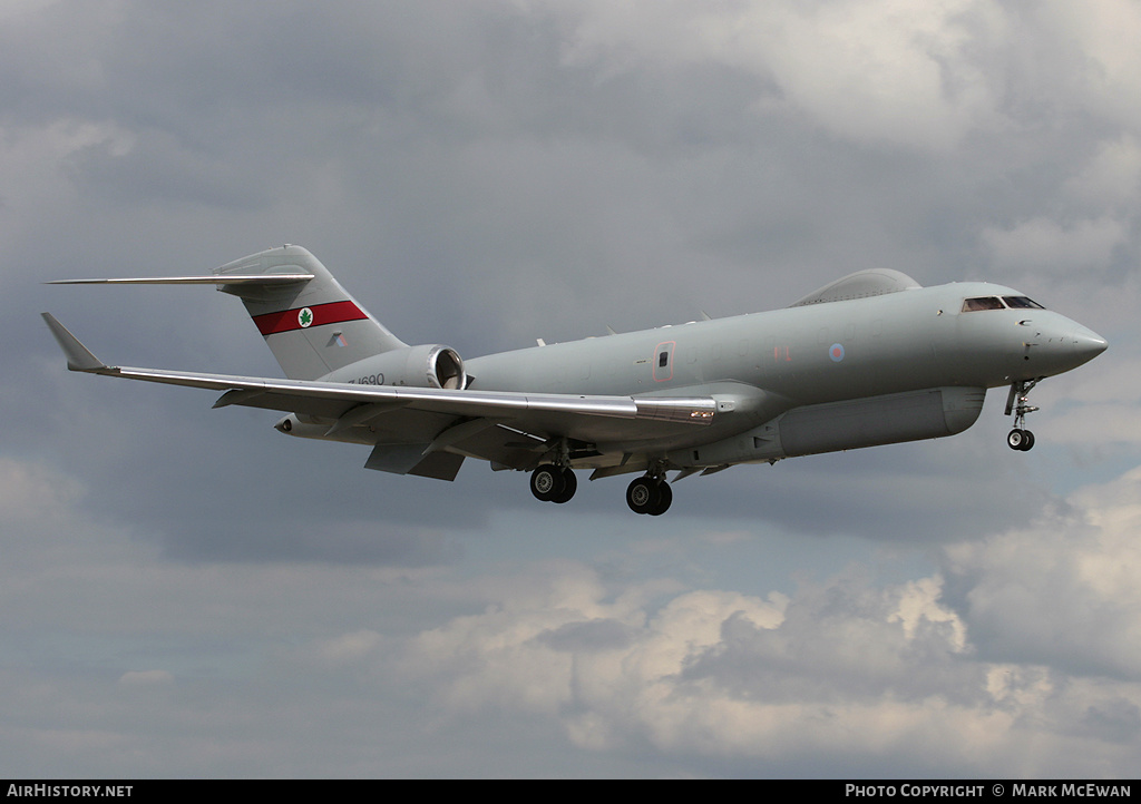 Aircraft Photo of ZJ690 | Bombardier Sentinel R.1 (BD-700-1A10) | UK - Air Force | AirHistory.net #176243