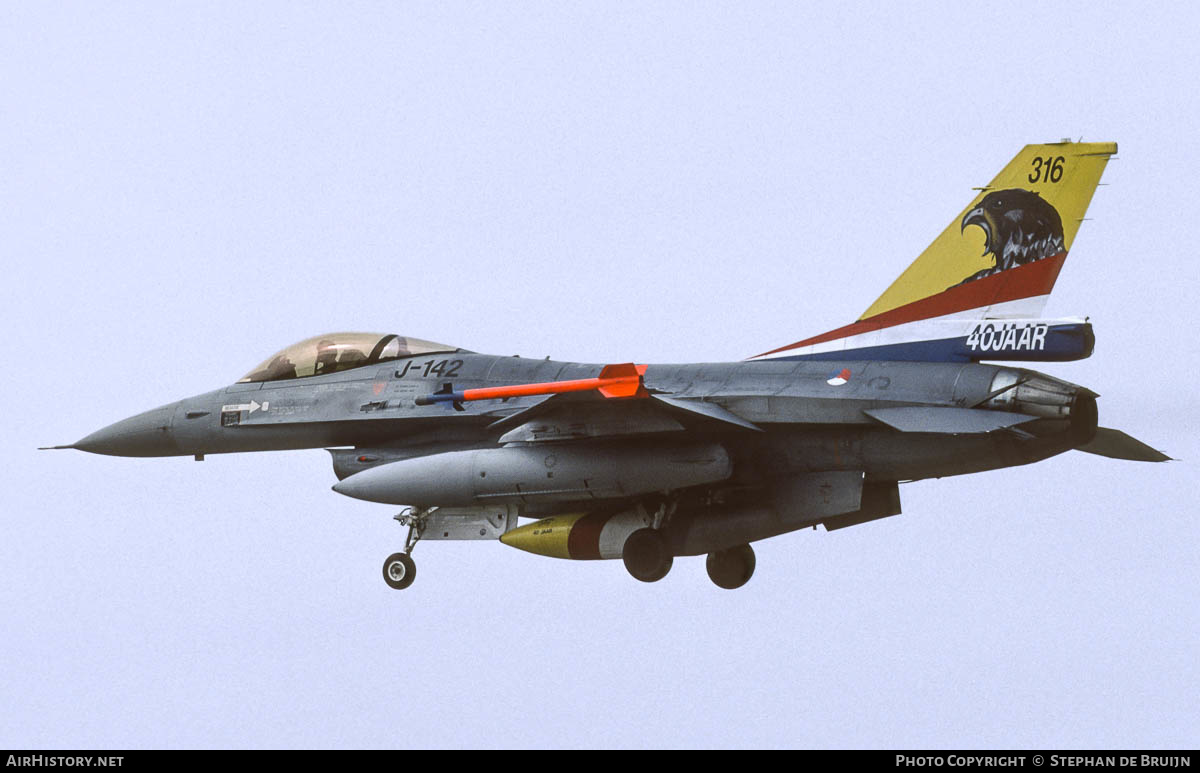Aircraft Photo of J-142 | General Dynamics F-16AM Fighting Falcon | Netherlands - Air Force | AirHistory.net #176835
