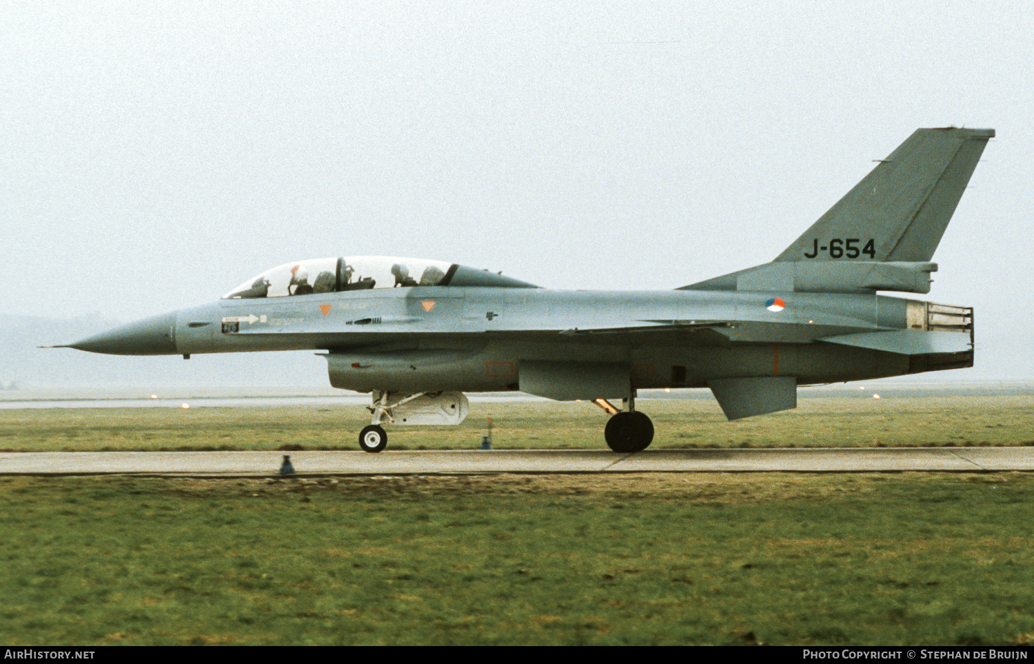 Aircraft Photo of J-654 | General Dynamics F-16B Fighting Falcon | Netherlands - Air Force | AirHistory.net #176863