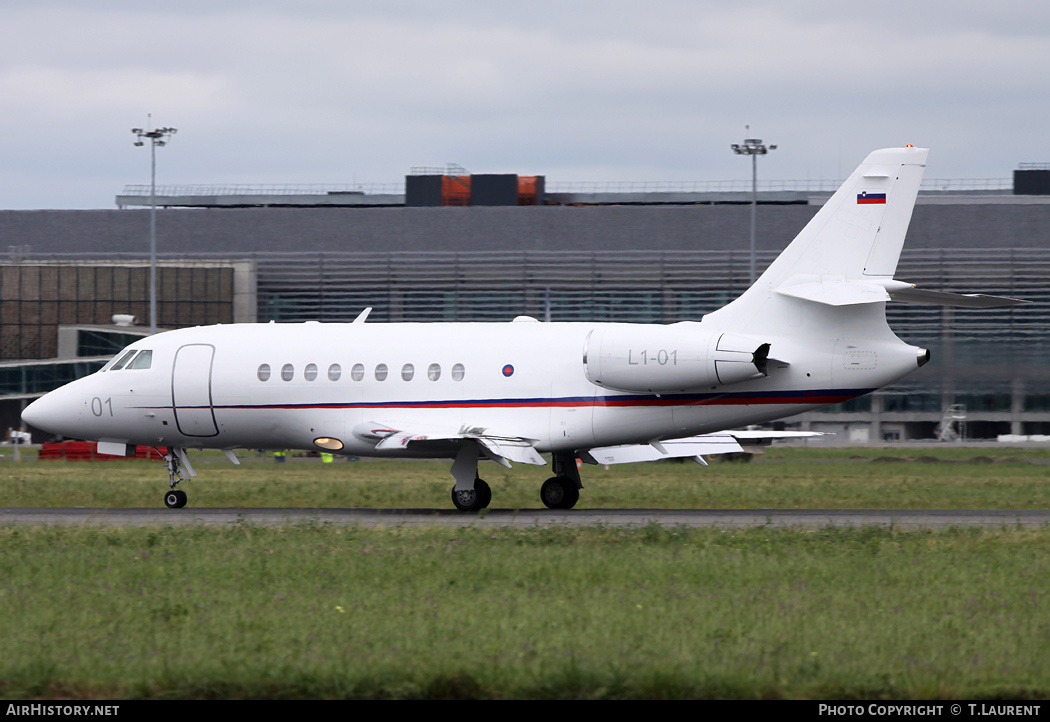 Aircraft Photo of L1-01 | Dassault Falcon 2000EX | Slovenia - Air Force | AirHistory.net #176902