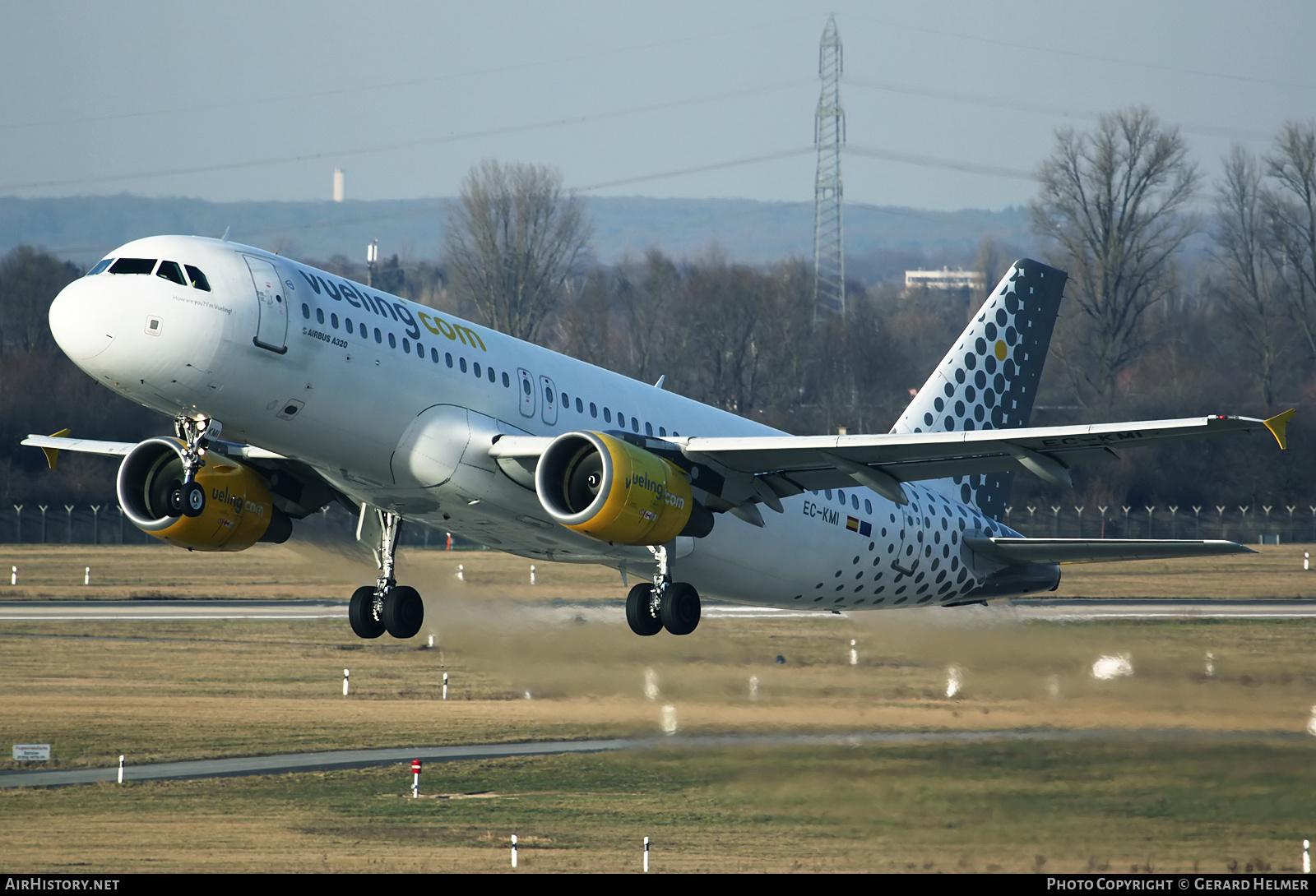 Aircraft Photo of EC-KMI | Airbus A320-216 | Vueling Airlines | AirHistory.net #177175