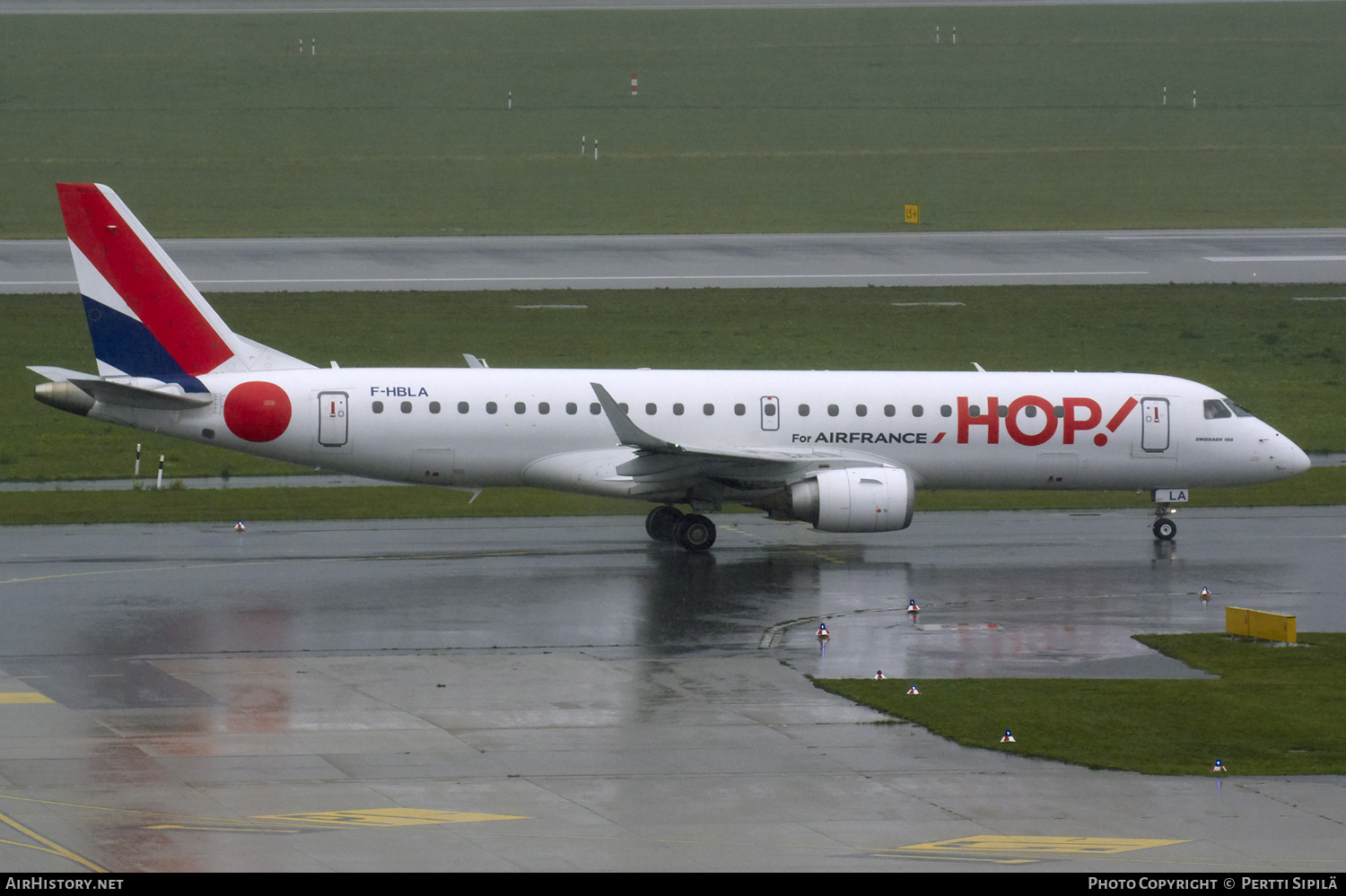 Aircraft Photo of F-HBLA | Embraer 190LR (ERJ-190-100LR) | Hop! | AirHistory.net #177260