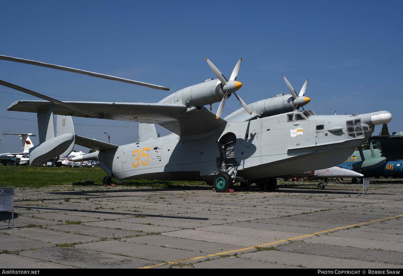 Aircraft Photo of 35 yellow | Beriev Be-12 Chaika | Ukraine - Navy | AirHistory.net #177276