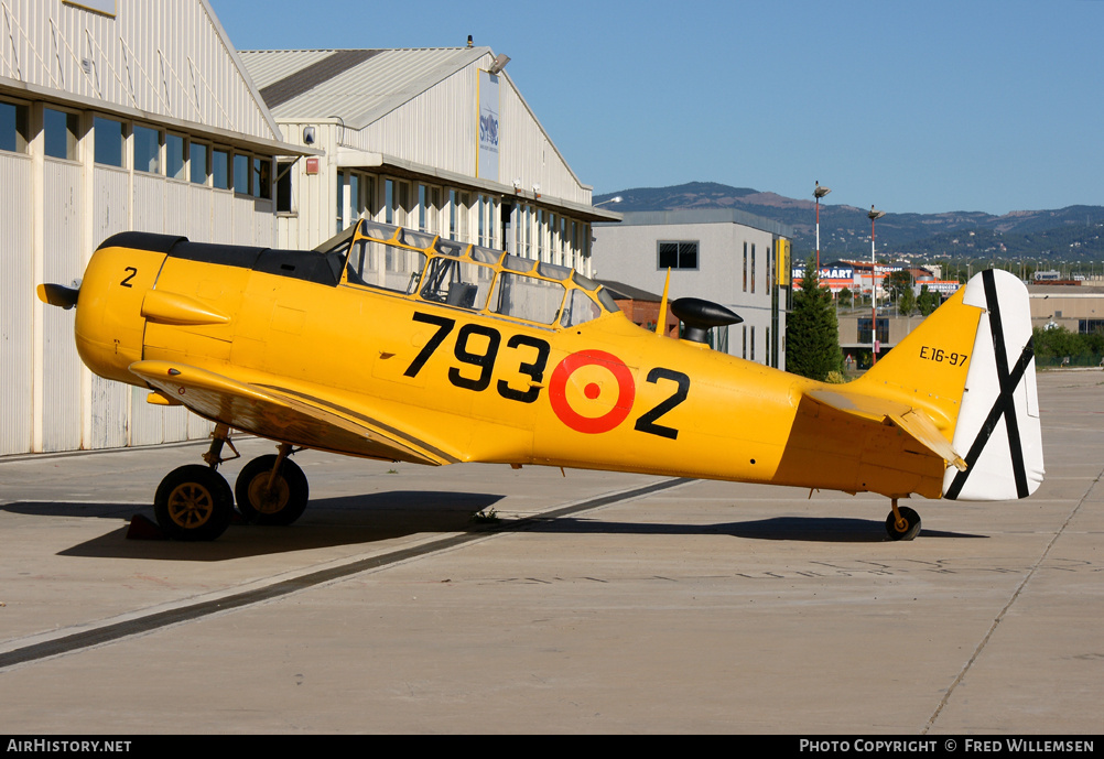 Aircraft Photo of E16-97 | North American T-6G Texan | Spain - Air Force | AirHistory.net #177396