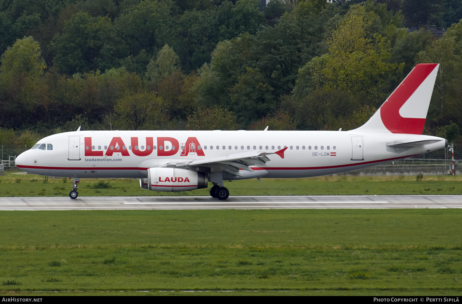 Aircraft Photo of OE-LOM | Airbus A320-232 | Lauda | AirHistory.net #177484