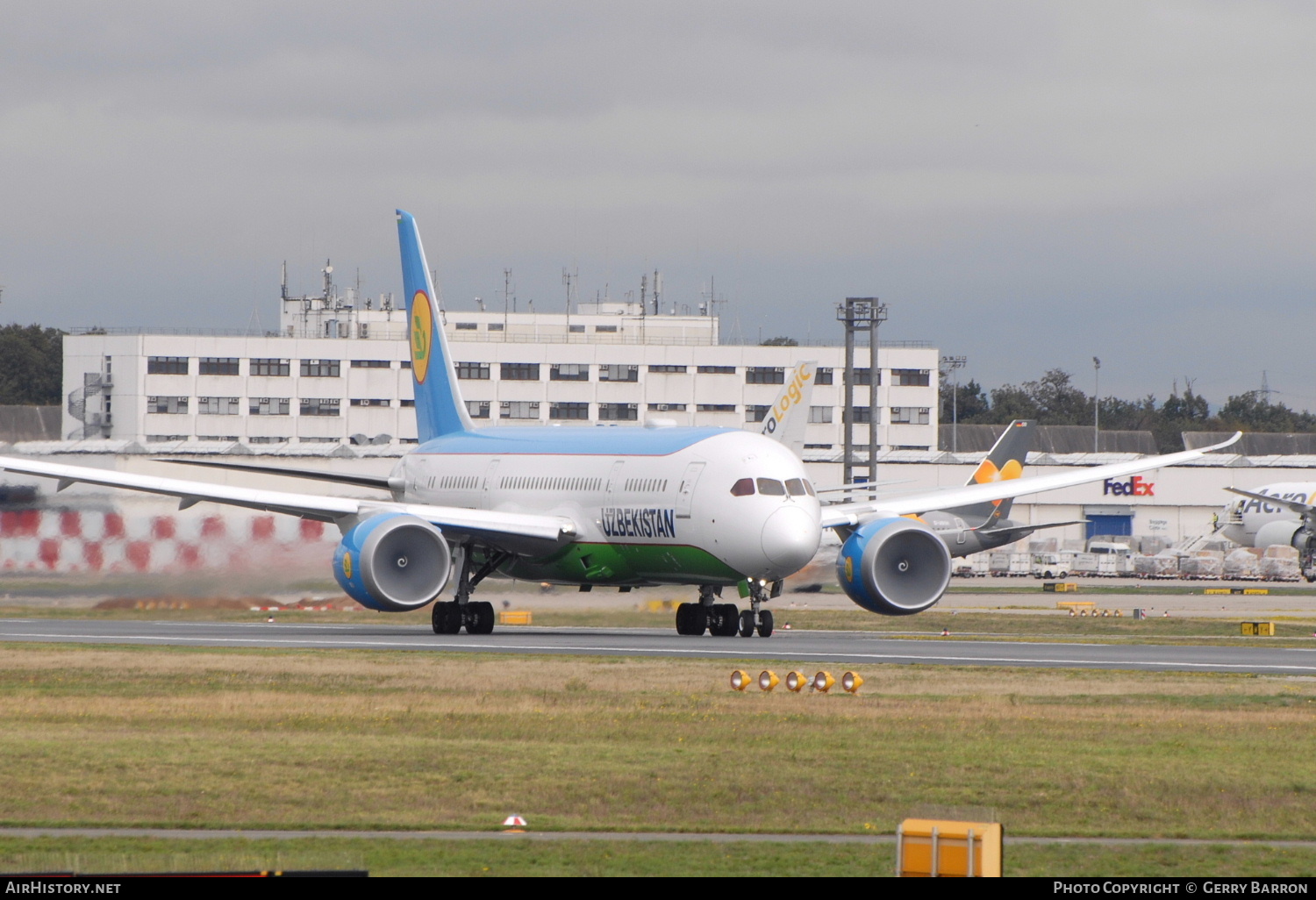 Aircraft Photo of UK78704 | Boeing 787-8 Dreamliner | Uzbekistan Airways | AirHistory.net #177789