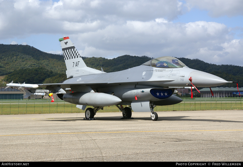 Aircraft Photo of 90-0710 / AF90-710 | General Dynamics F-16CG Night Falcon | USA - Air Force | AirHistory.net #177801