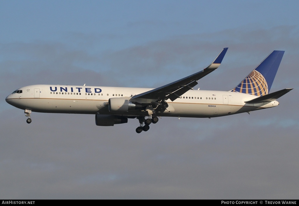 Aircraft Photo of N684UA | Boeing 767-3CB/ER | United Airlines | AirHistory.net #177939