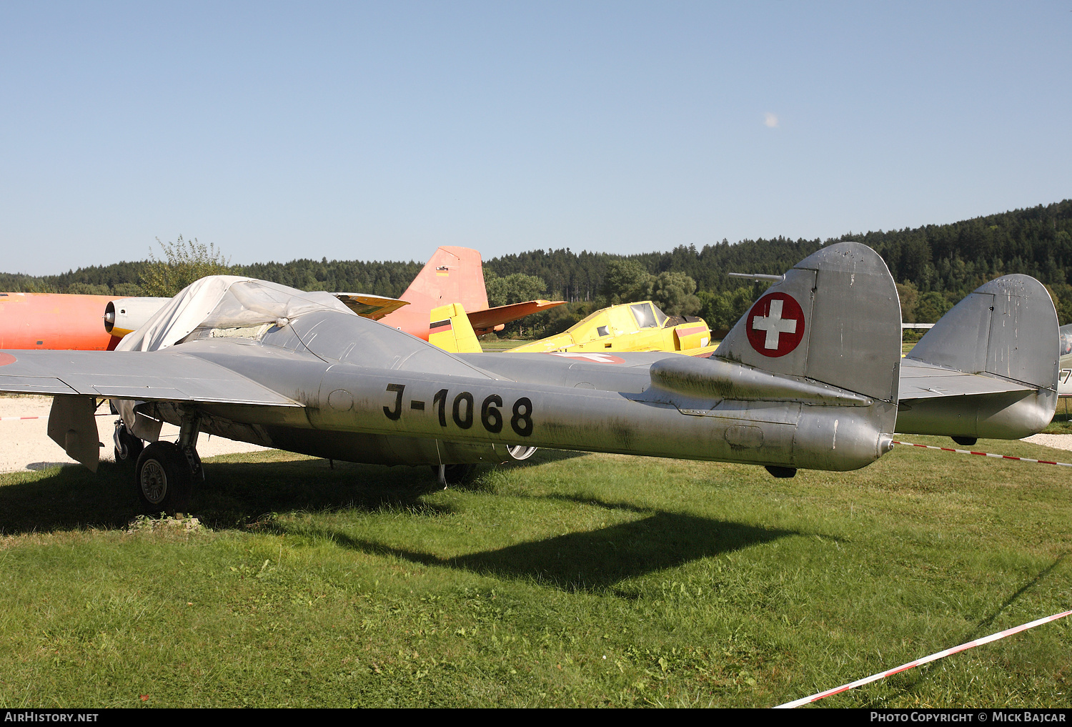 Aircraft Photo of J-1068 | De Havilland D.H. 100 Vampire FB6 | Switzerland - Air Force | AirHistory.net #178013