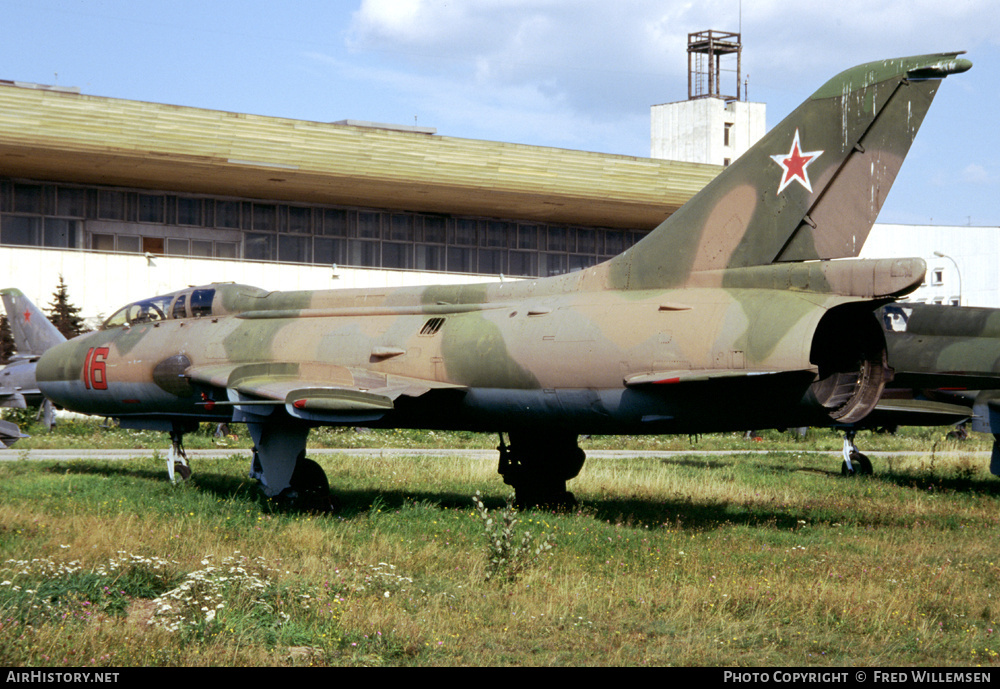 Aircraft Photo of 16 red | Sukhoi Su-7U | Russia - Air Force | AirHistory.net #178107