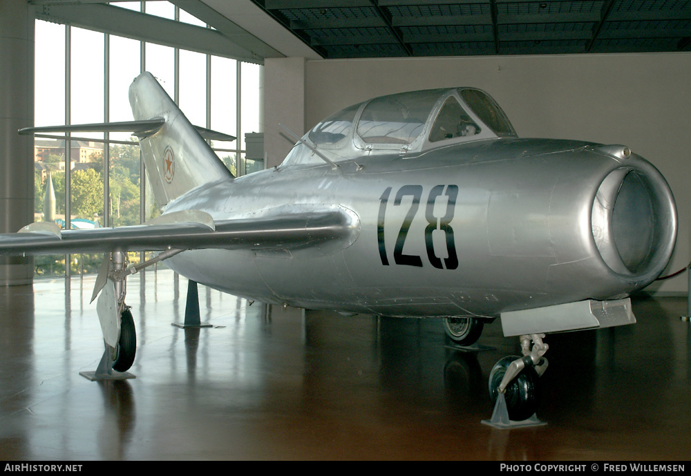 Aircraft Photo of 128 | Mikoyan-Gurevich MiG-15UTI | North Korea - Air Force | AirHistory.net #178187