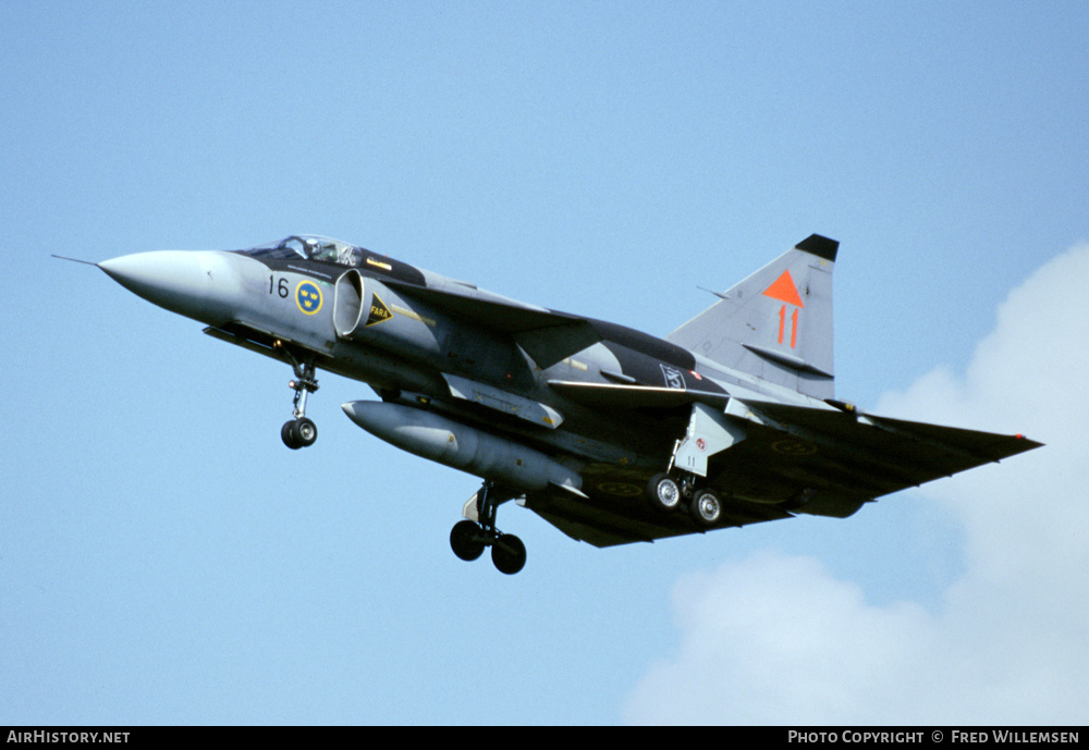 Aircraft Photo of 37411 | Saab JA37D Viggen | Sweden - Air Force | AirHistory.net #178317