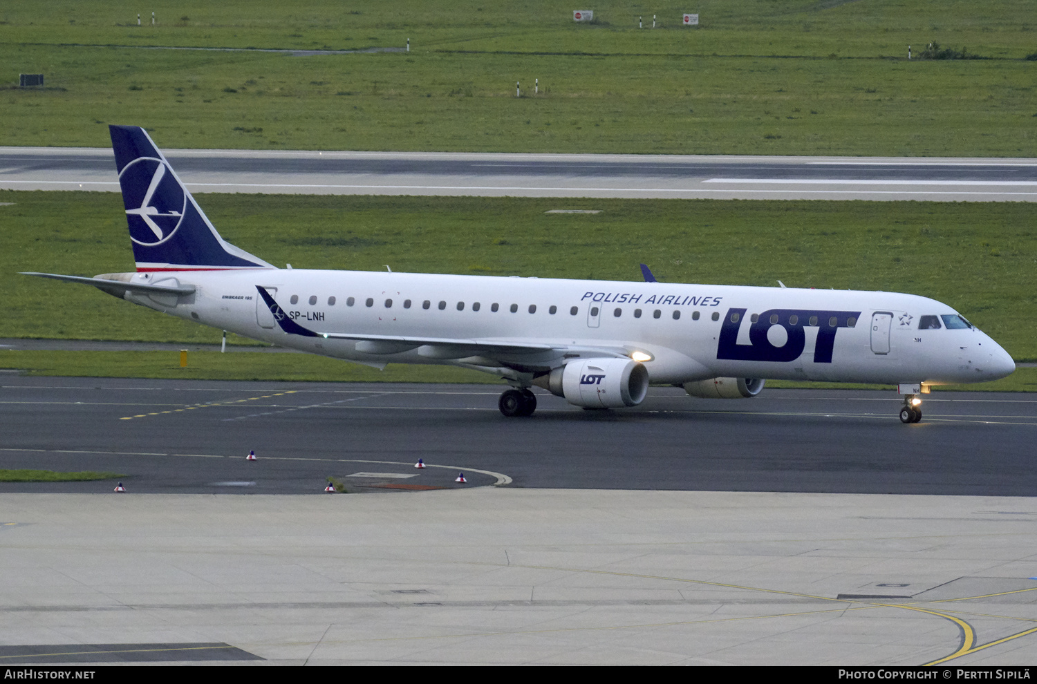 Aircraft Photo of SP-LNH | Embraer 195LR (ERJ-190-200LR) | LOT Polish Airlines - Polskie Linie Lotnicze | AirHistory.net #178374