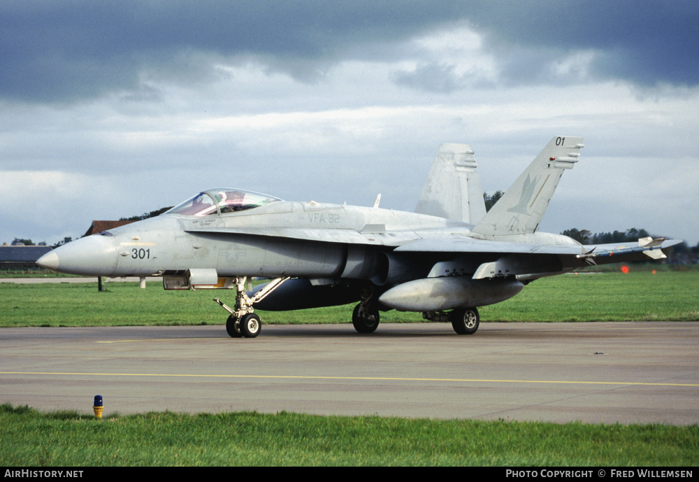 Aircraft Photo of 165201 | McDonnell Douglas F/A-18C Hornet | USA - Navy | AirHistory.net #178443