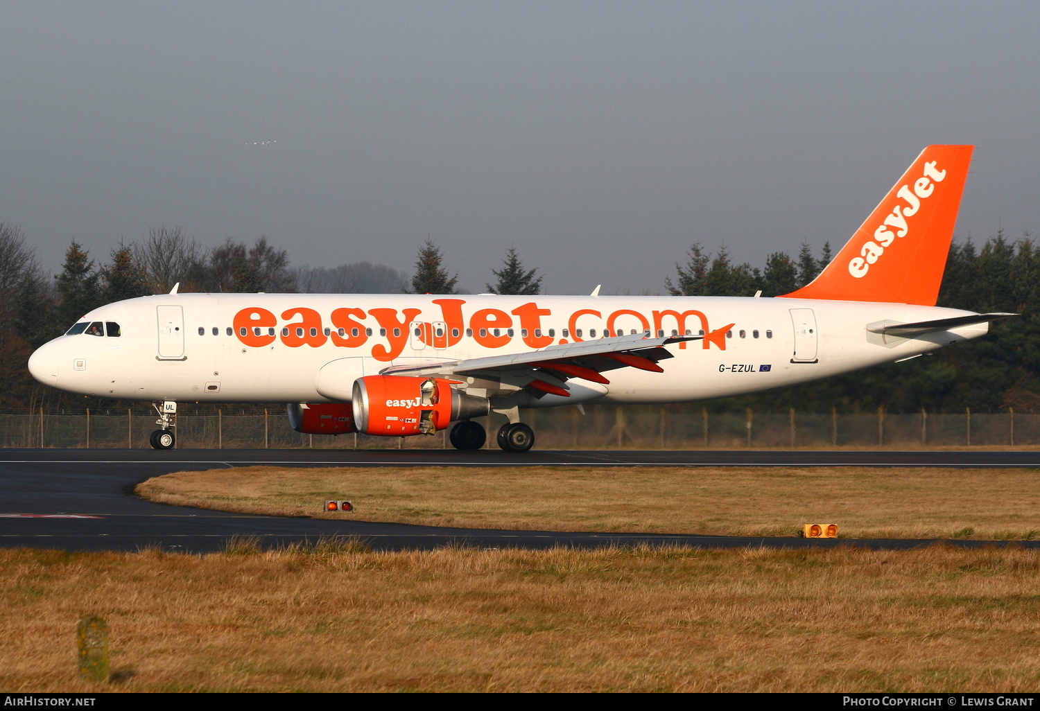 Aircraft Photo of G-EZUL | Airbus A320-214 | EasyJet | AirHistory.net #178485
