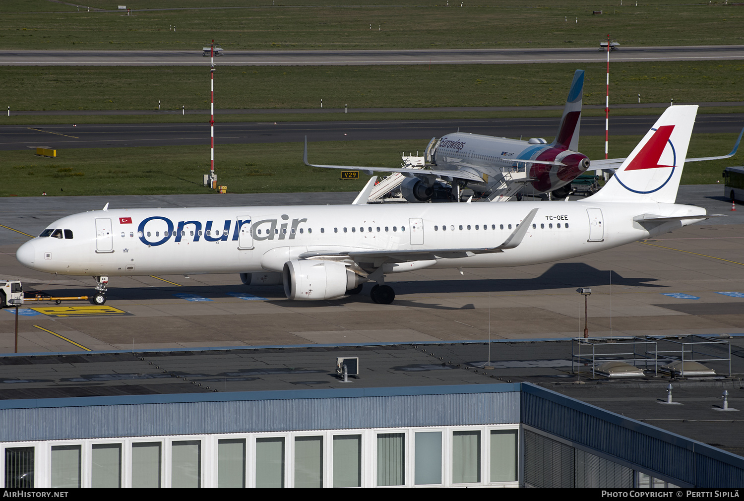 Aircraft Photo of TC-OEE | Airbus A321-253N | Onur Air | AirHistory.net #178562