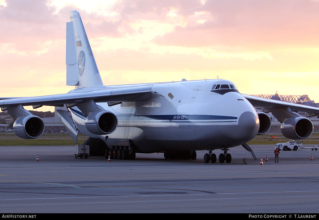 Aircraft Photo of RA-82013 | Antonov An-124-100 Ruslan | Russia - Air Force | AirHistory.net #178625