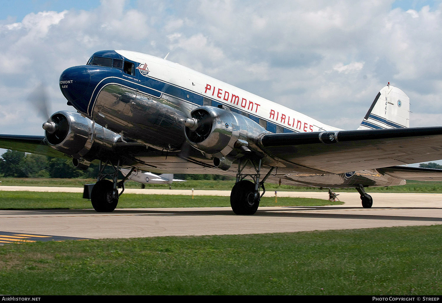 Aircraft Photo of N44V | Douglas DC-3(C) | Piedmont Airlines | AirHistory.net #178653