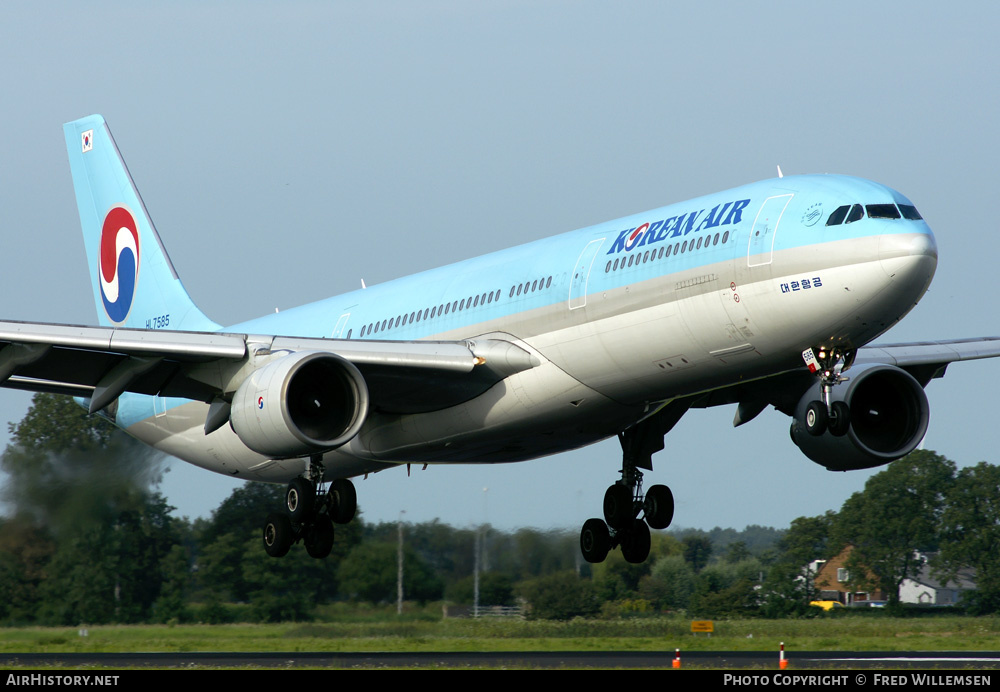 Aircraft Photo of HL7585 | Airbus A330-323 | Korean Air | AirHistory.net #179084