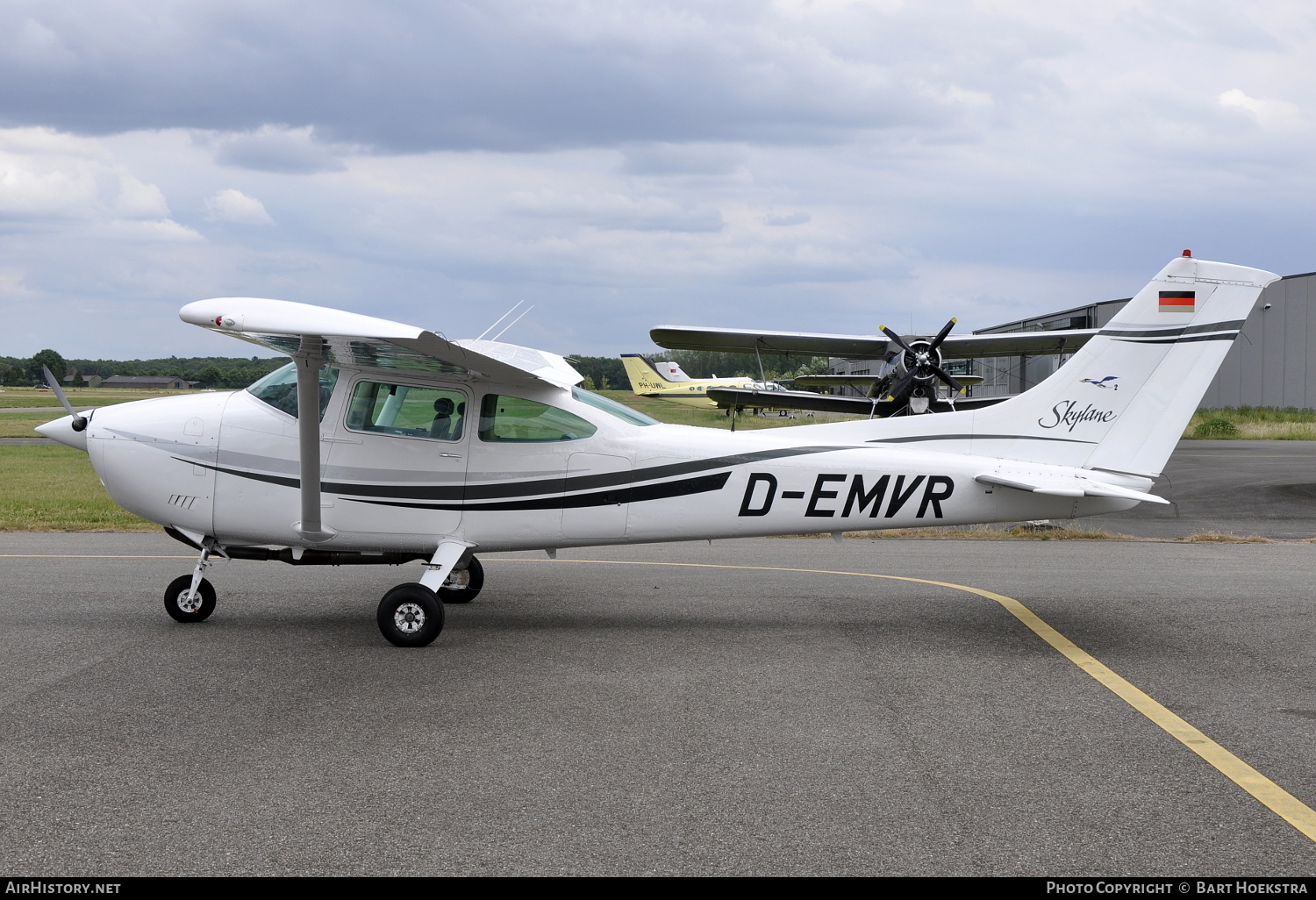 Aircraft Photo of D-EMVR | Cessna 182Q Skylane | AirHistory.net #179113