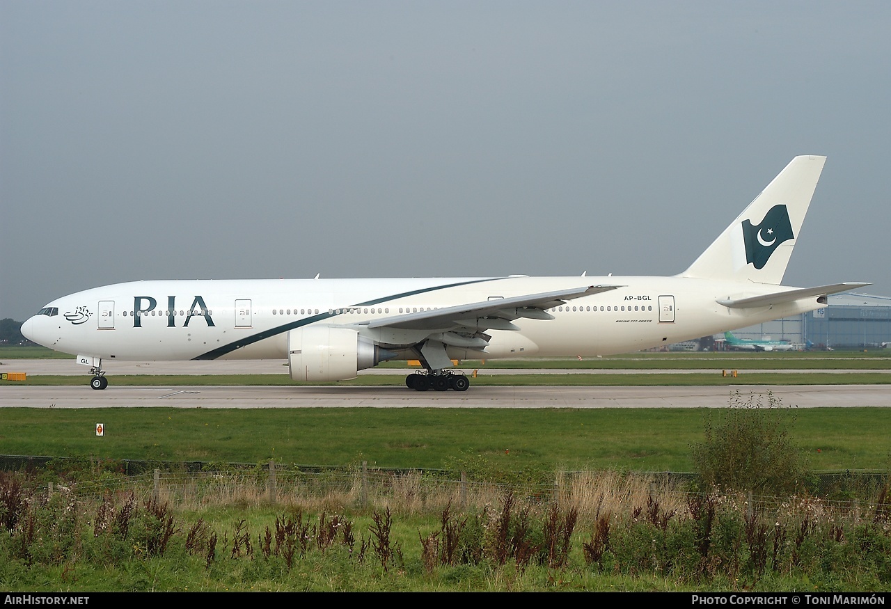 Aircraft Photo of AP-BGL | Boeing 777-240/ER | Pakistan International Airlines - PIA | AirHistory.net #179316