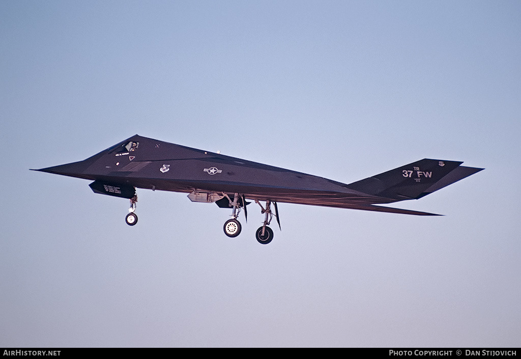 Aircraft Photo of 85-0813 / 813 | Lockheed F-117A Nighthawk | USA - Air Force | AirHistory.net #179383
