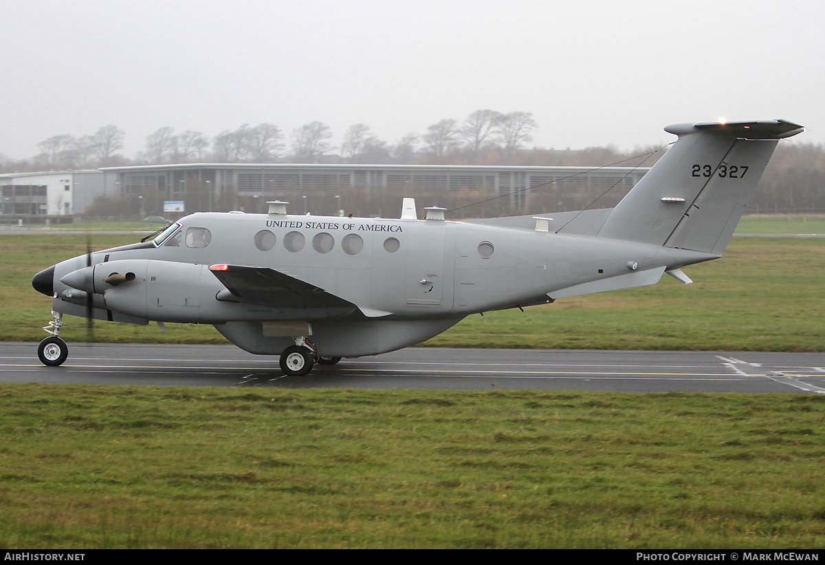 Aircraft Photo of 92-3327 / 23327 | Beech C-12R Huron (B200C) | USA - Army | AirHistory.net #179387