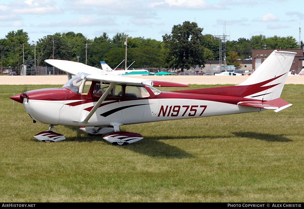 Aircraft Photo of N19757 | Cessna 172L | AirHistory.net #179436