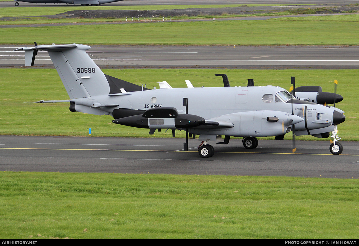 Aircraft Photo of 93-0698 / 30698 | Beech RC-12X Huron (A200CT) | USA - Army | AirHistory.net #179489