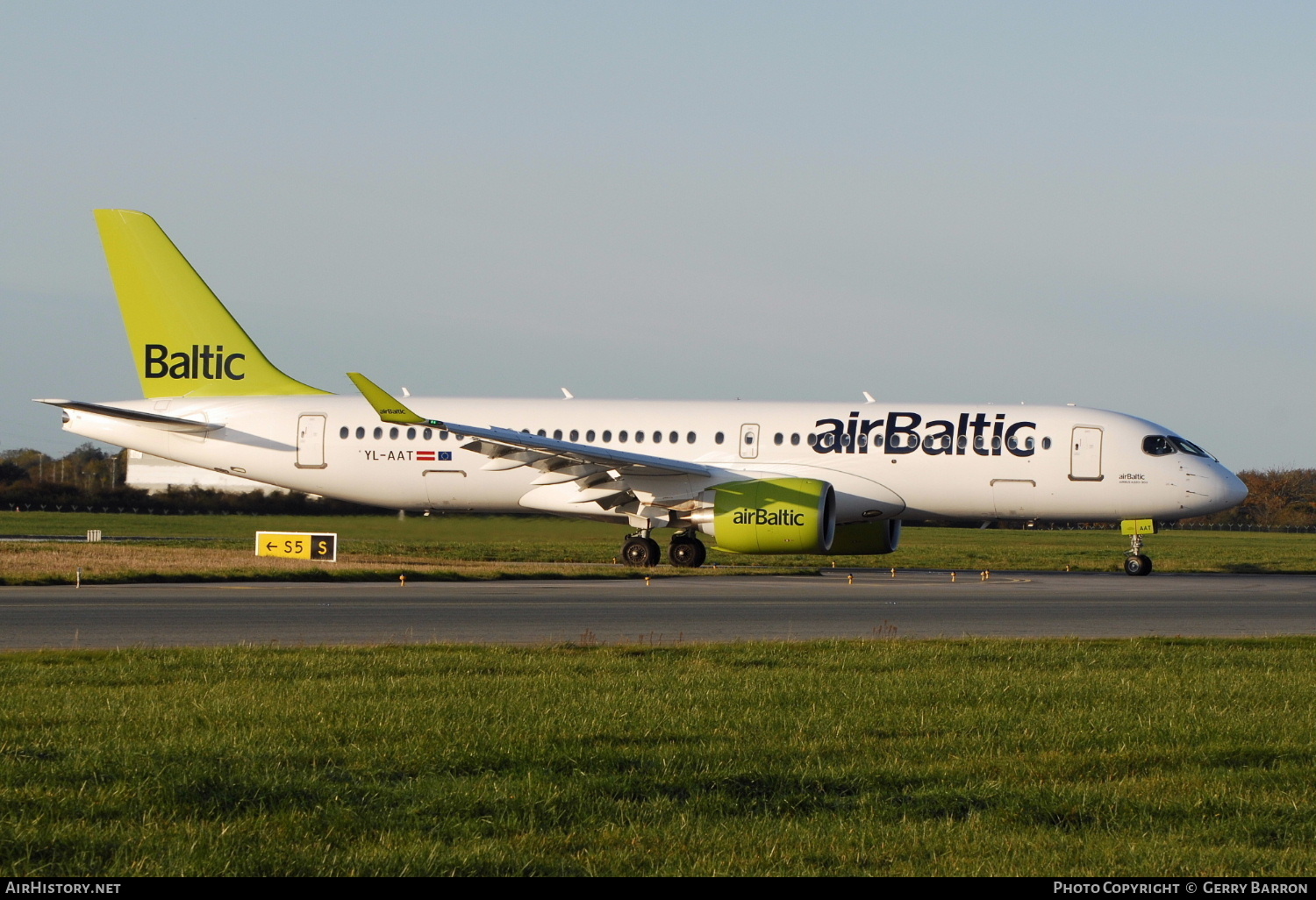 Aircraft Photo of YL-AAT | Airbus A220-371 (BD-500-1A11) | AirBaltic | AirHistory.net #179553