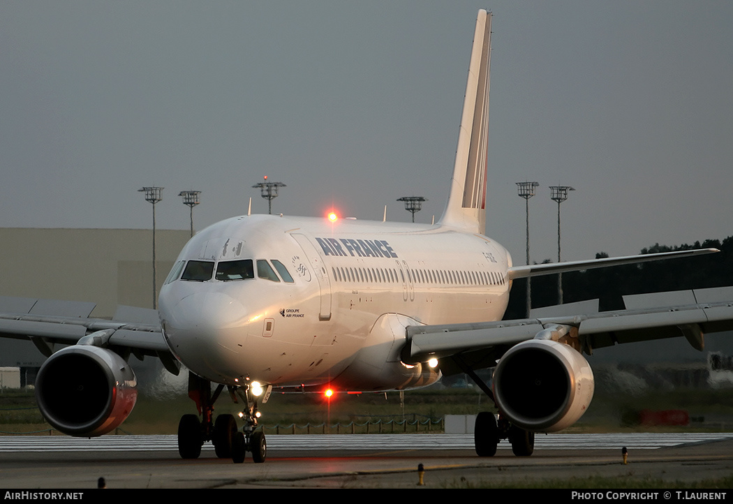 Aircraft Photo of F-GKXE | Airbus A320-214 | Air France | AirHistory.net #179834