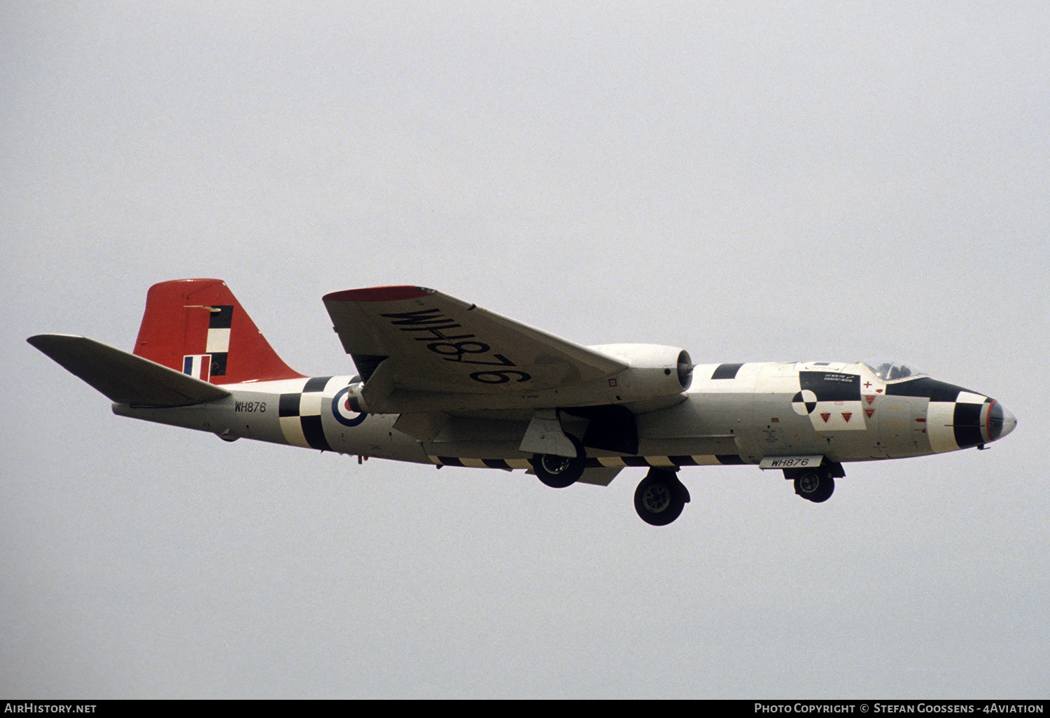 Aircraft Photo of WH876 | English Electric Canberra B2(mod) | UK - Air Force | AirHistory.net #179852