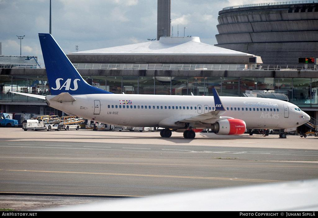 Aircraft Photo of LN-RGE | Boeing 737-86N | Scandinavian Airlines - SAS | AirHistory.net #179857