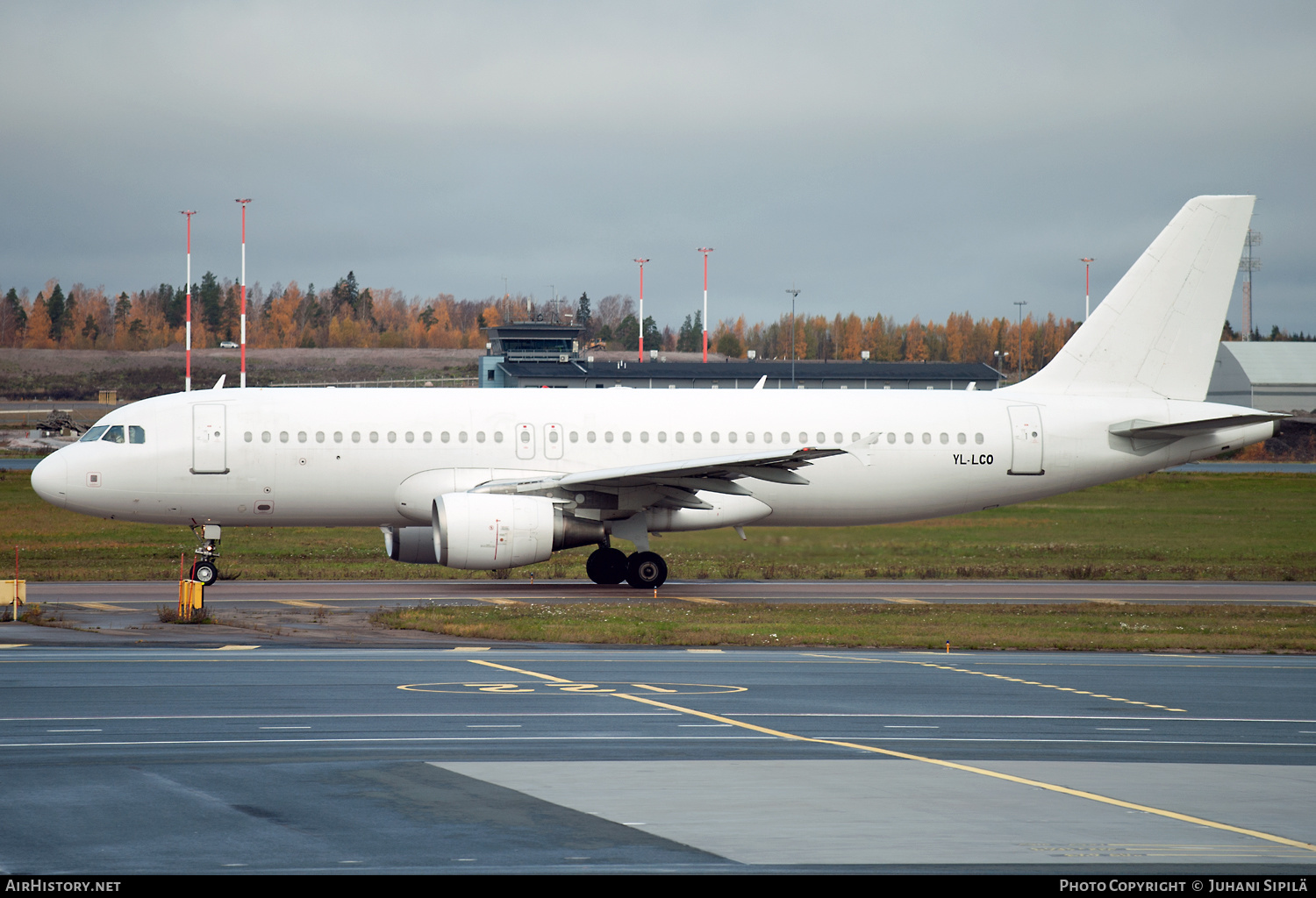 Aircraft Photo of YL-LCO | Airbus A320-214 | AirHistory.net #179887