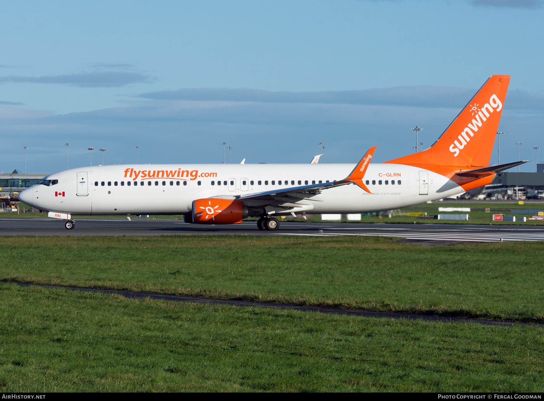 Aircraft Photo of C-GLRN | Boeing 737-8SH | Sunwing Airlines | AirHistory.net #179937