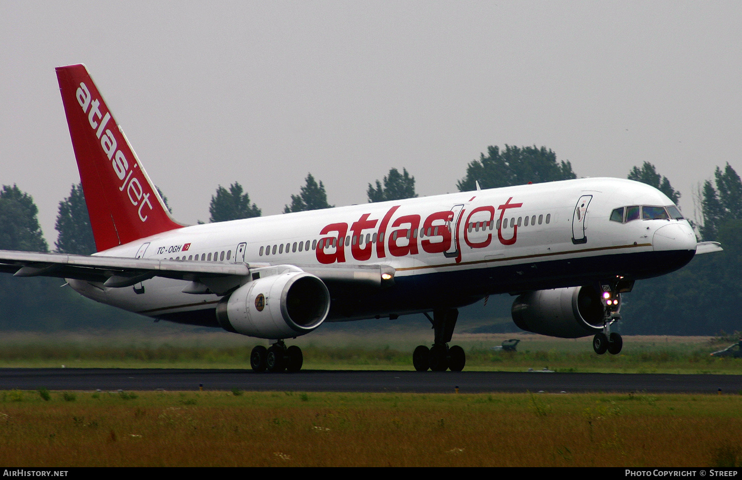 Aircraft Photo of TC-OGH | Boeing 757-225 | Atlasjet Airlines | AirHistory.net #179938