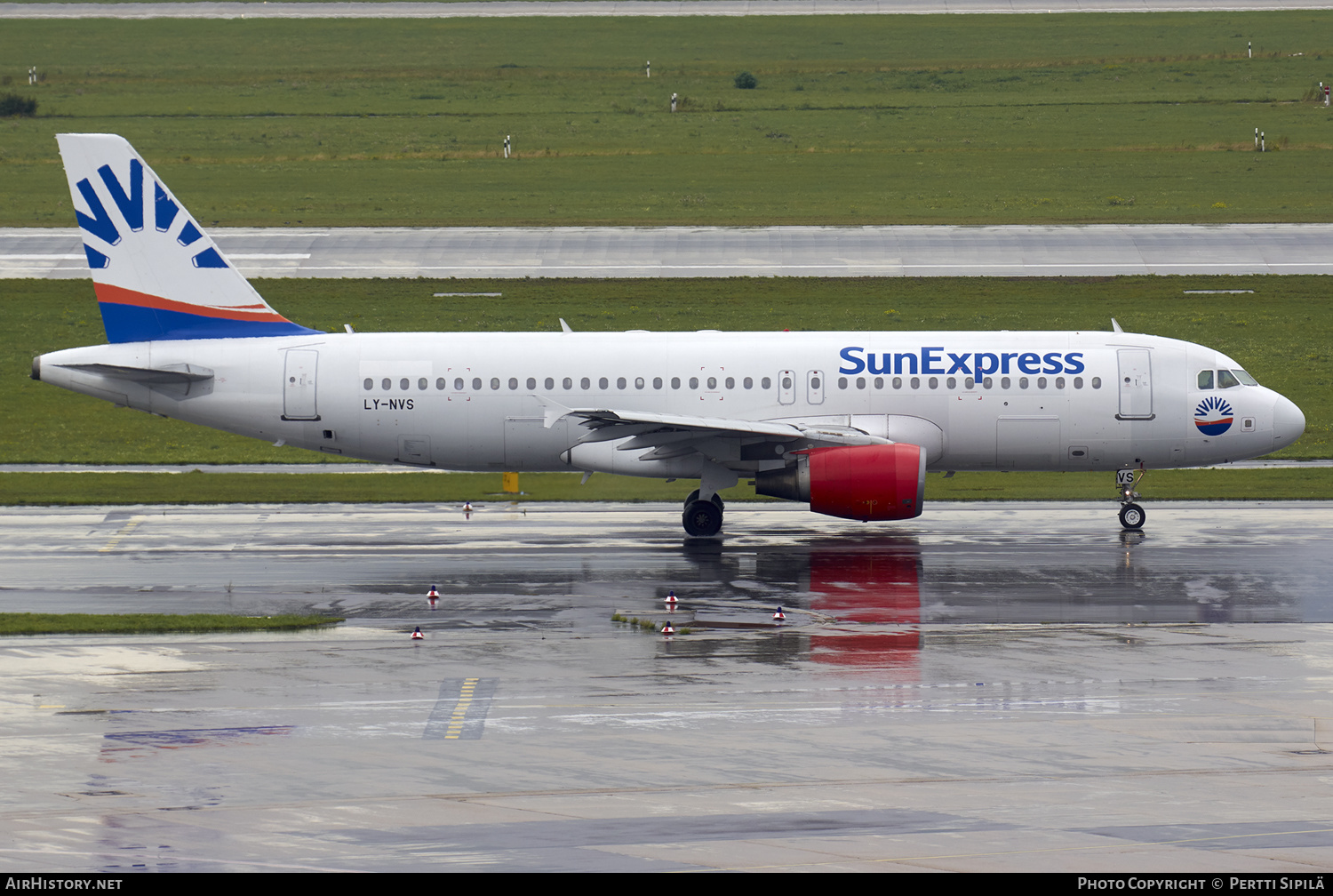Aircraft Photo of LY-NVS | Airbus A320-214 | SunExpress | AirHistory.net #179963