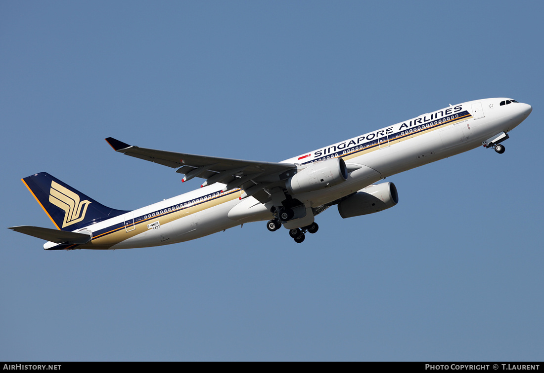 Aircraft Photo of F-WWCH | Airbus A330-343E | Singapore Airlines | AirHistory.net #180133
