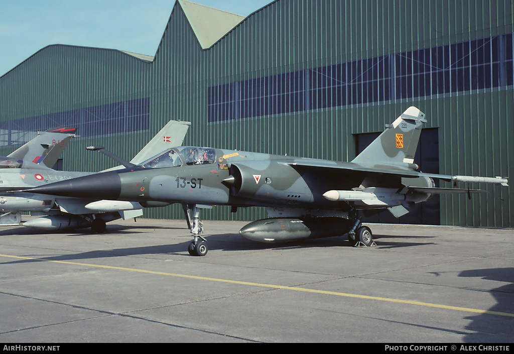 Aircraft Photo of 220 | Dassault Mirage F1CT | France - Air Force | AirHistory.net #180194