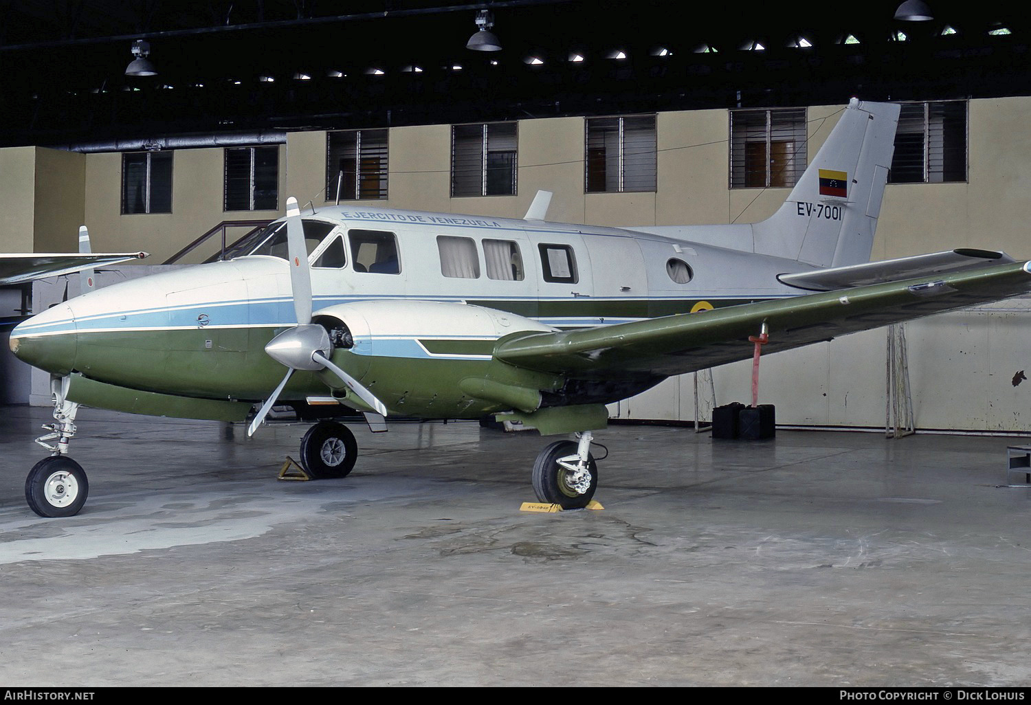 Aircraft Photo of EV-7001 | Beech 65-B80 Queen Air | Venezuela - Army | AirHistory.net #180293