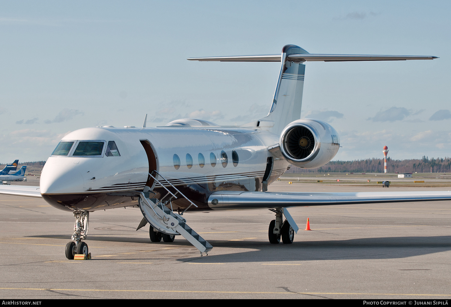 Aircraft Photo of N33M | Gulfstream Aerospace G-V Gulfstream V | AirHistory.net #180352