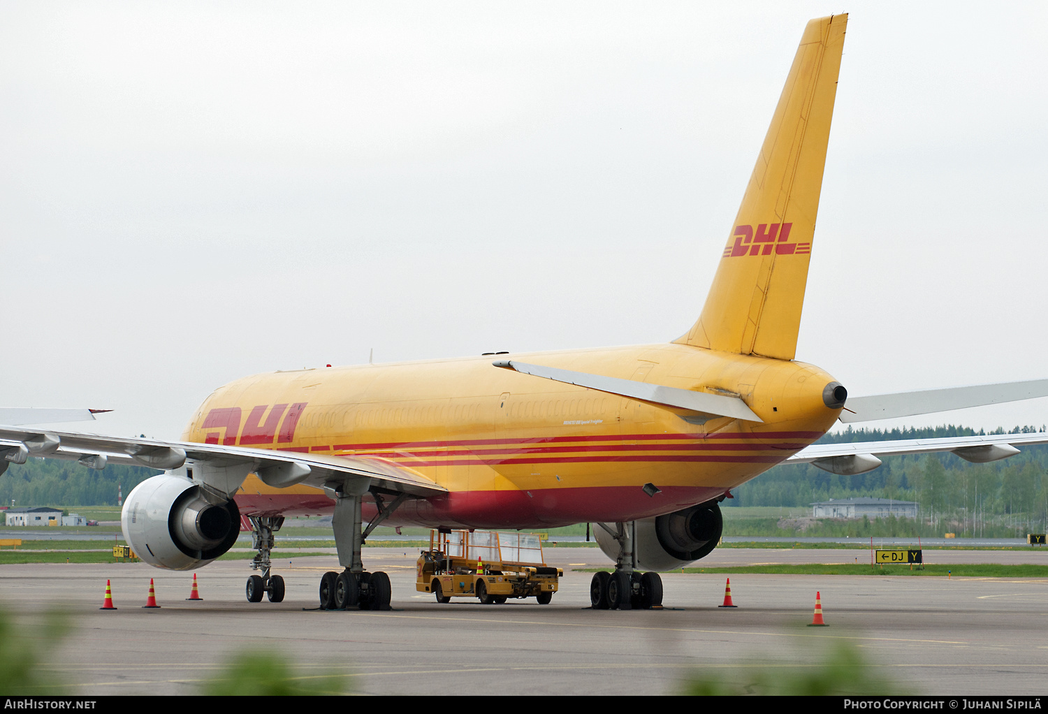Aircraft Photo of G-BMRA | Boeing 757-236/SF | DHL International | AirHistory.net #180373