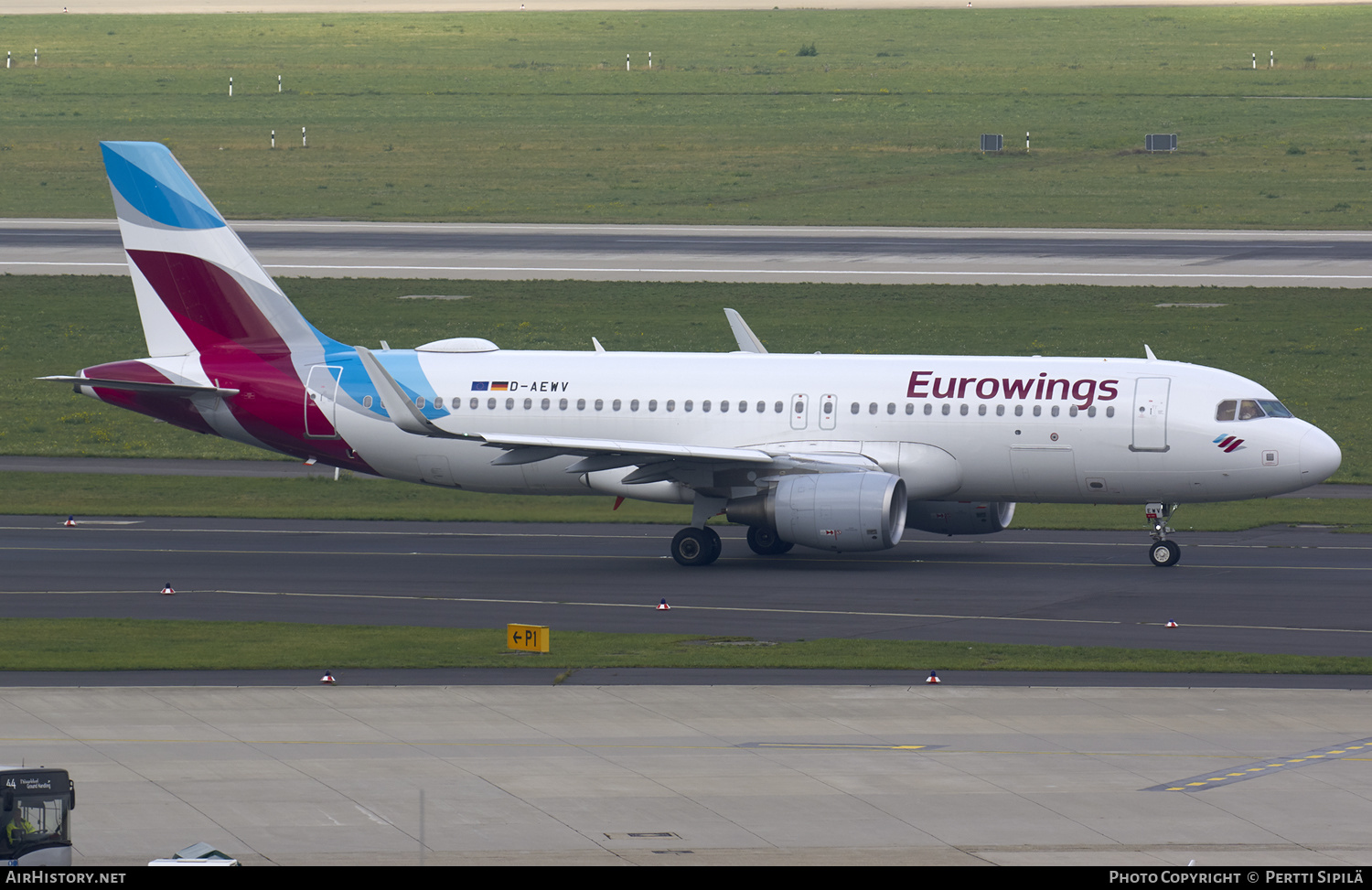 Aircraft Photo of D-AEWV | Airbus A320-214 | Eurowings | AirHistory.net #180403