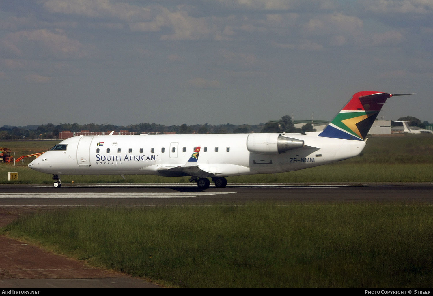 Aircraft Photo of ZS-NMM | Bombardier CRJ-200ER (CL-600-2B19) | South African Express Airways - SA Express | AirHistory.net #180424