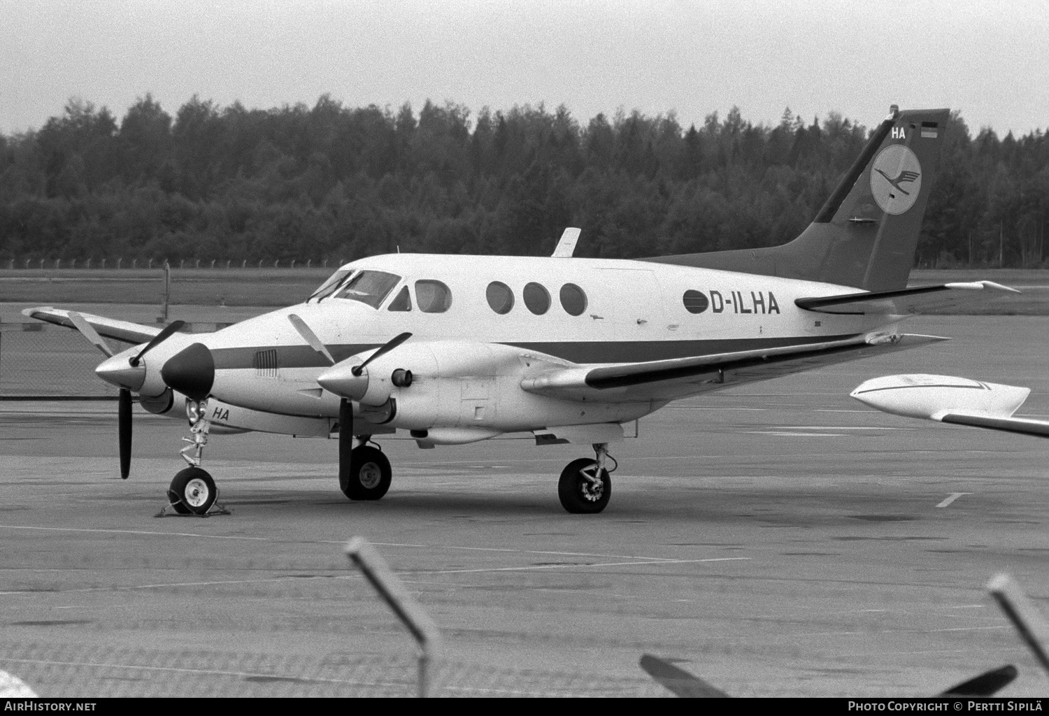 Aircraft Photo of D-ILHA | Beech C90 King Air | Lufthansa Flight Training | AirHistory.net #180547