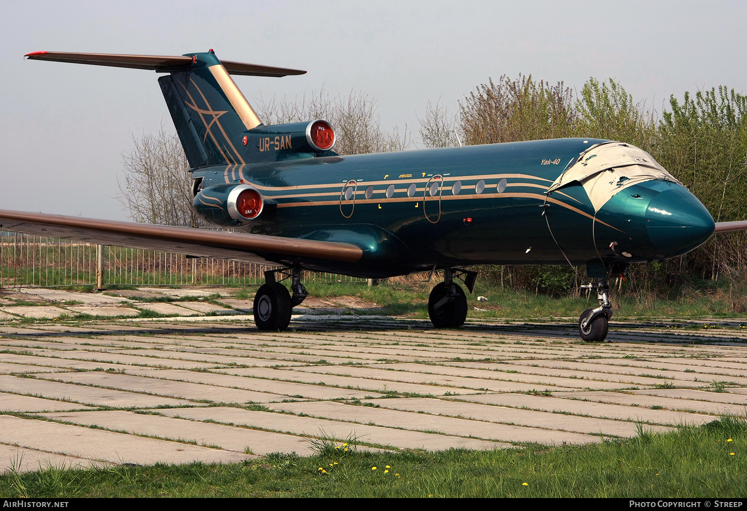 Aircraft Photo of UR-SAN | Yakovlev Yak-40 | AirHistory.net #180575