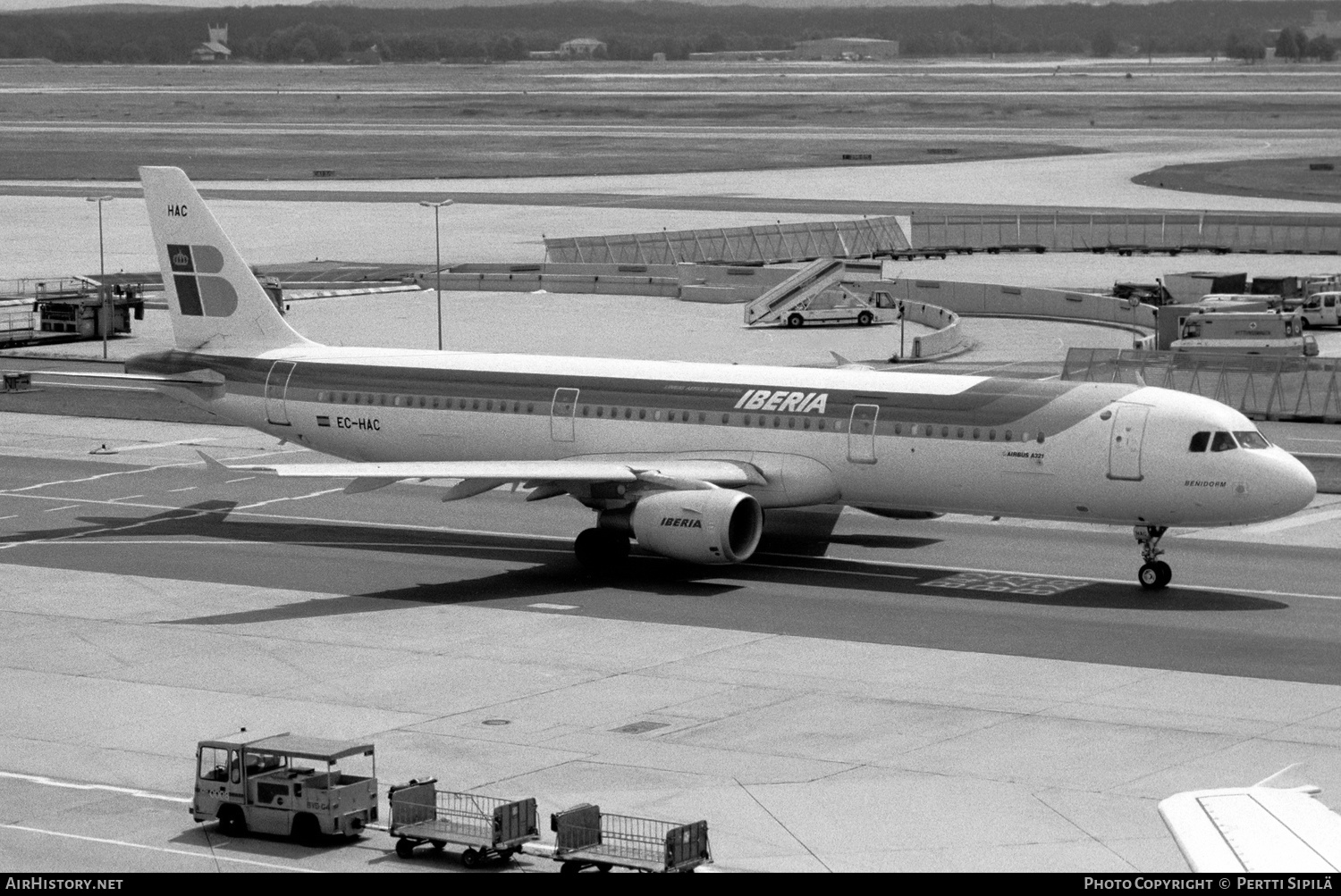 Aircraft Photo of EC-HAC | Airbus A321-211 | Iberia | AirHistory.net #180585
