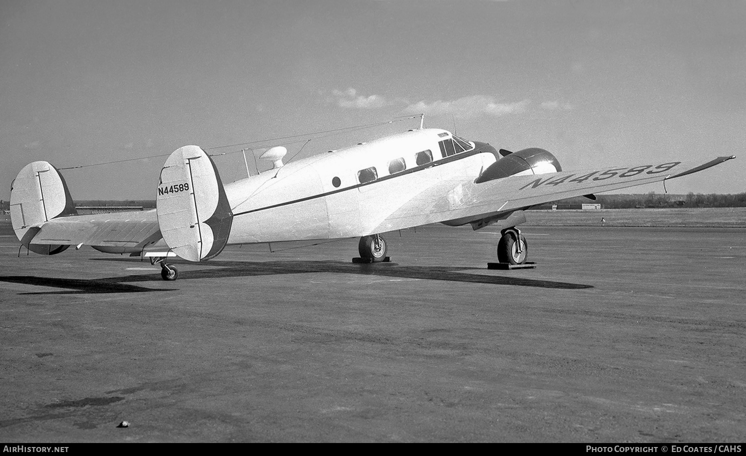 Aircraft Photo of N44589 | Beech C18S | AirHistory.net #180708