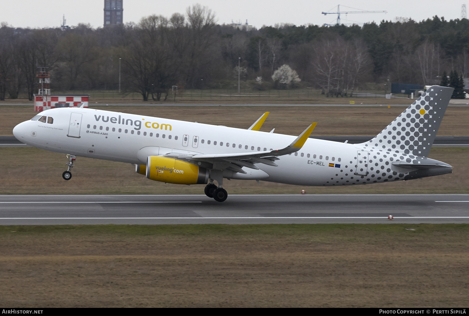 Aircraft Photo of EC-MEL | Airbus A320-232 | Vueling Airlines | AirHistory.net #180745
